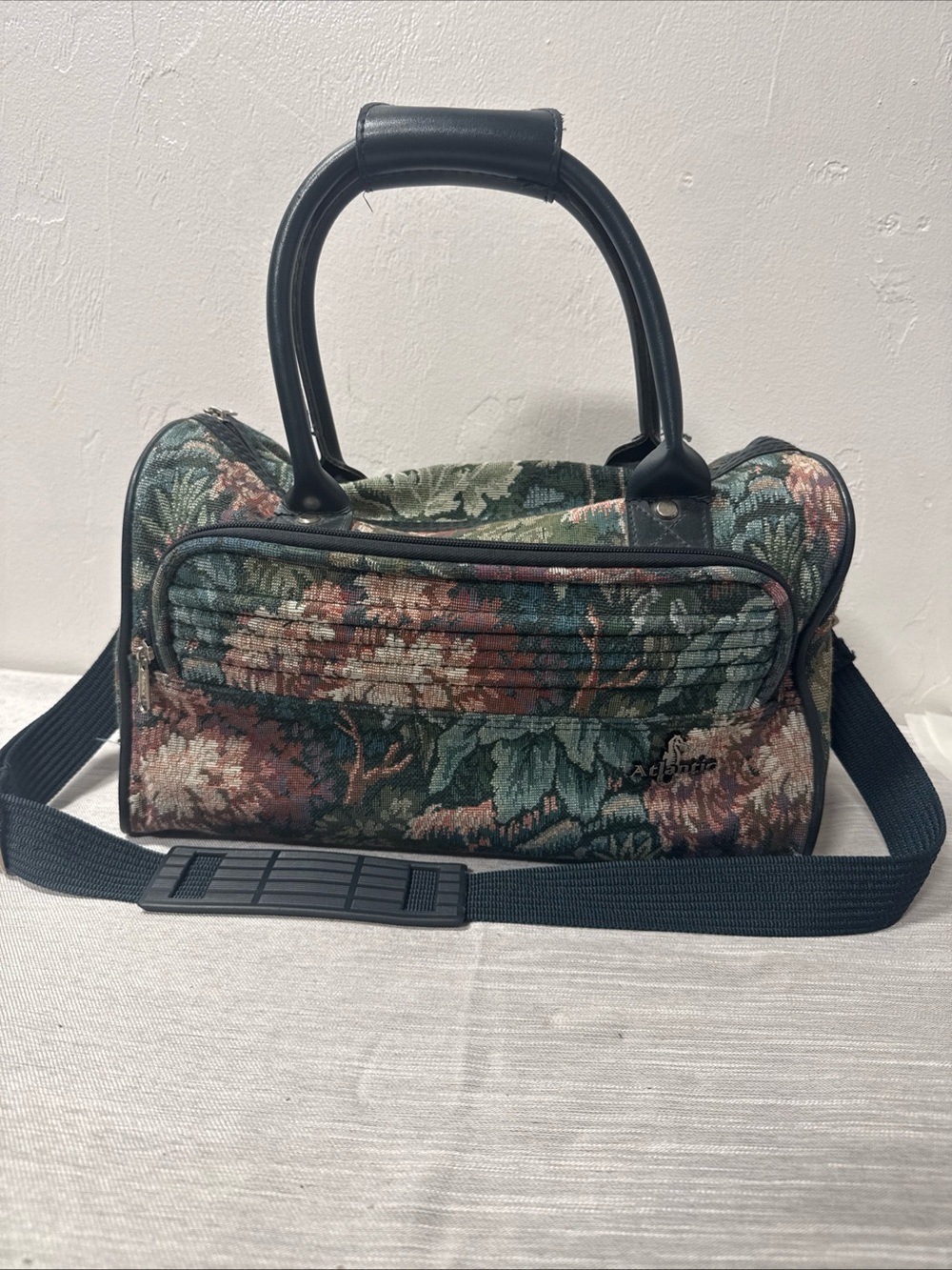VTG 1980’s Atlantic Travel Duffel Bag Carry-on Green Floral Tapestry